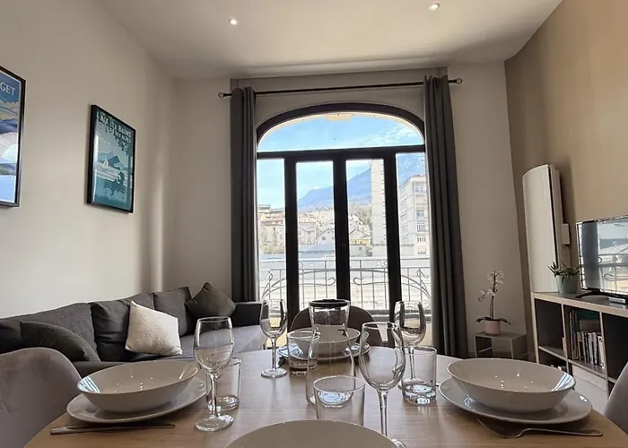 Astoria - Palace, Centre-ville, Vue Montagne Apartment *