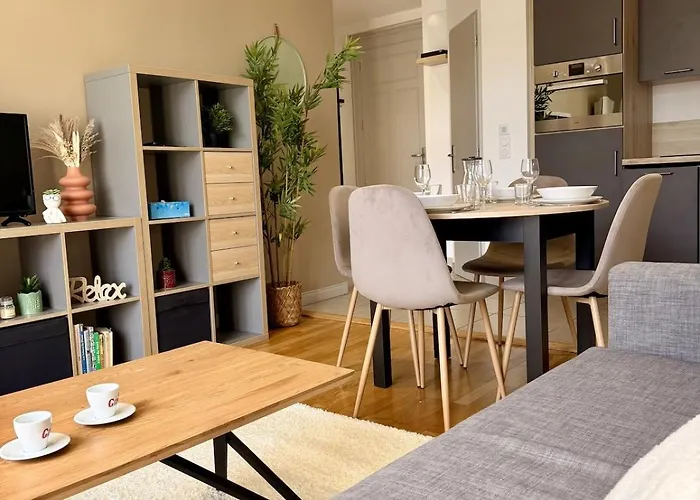 Astoria - Palace, Centre-ville, Vue Montagne