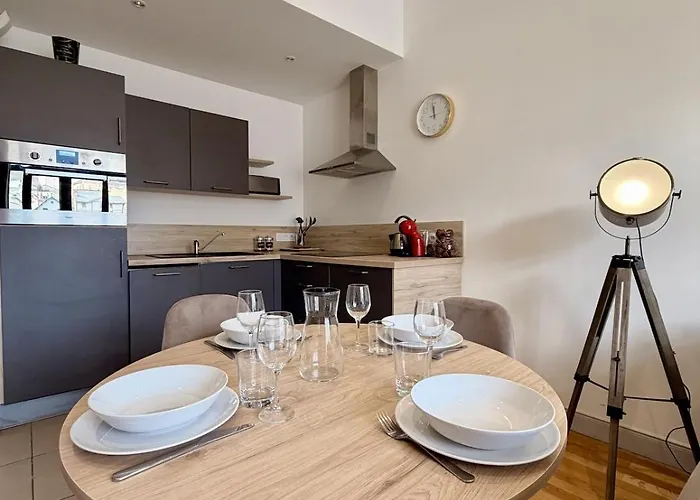 Astoria - Palace, Centre-ville, Vue Montagne Apartment *